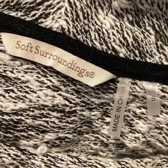 Soft Surroundings Cowl Neck Pullover Sweater With Pocket Gray Cream Size Small - Picture 2 of 9